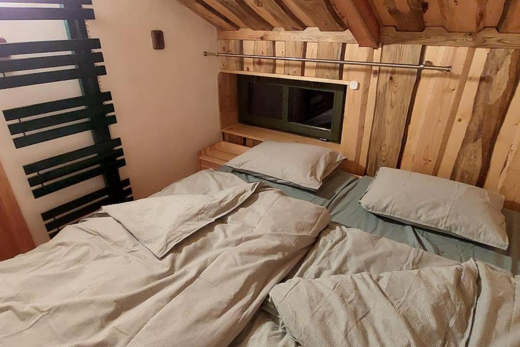 Chalet Boruvka - Biofarma Na Samote V Lesich Benešov Kültér fotó